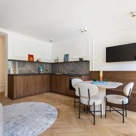 Central&spacious 2bd For 6 باريس