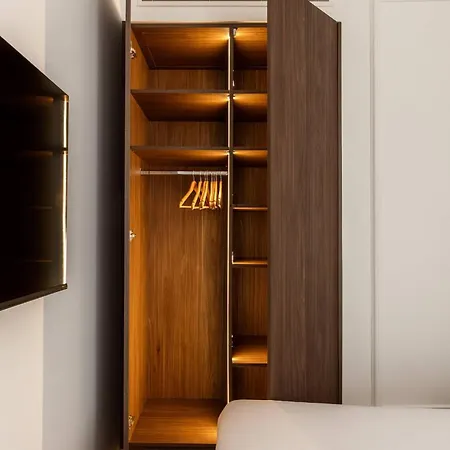 Elegant Parisian For 6 Boulevard Voltaire *