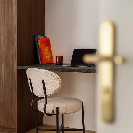 Elegant Parisian For 6 Boulevard Voltaire Apartamento