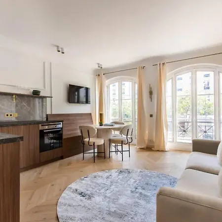 Daire Central&spacious 2bd For 6