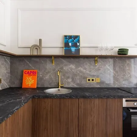 Central&spacious 2bd For 6