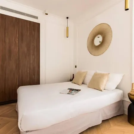 Daire Central&spacious 2bd For 6 *